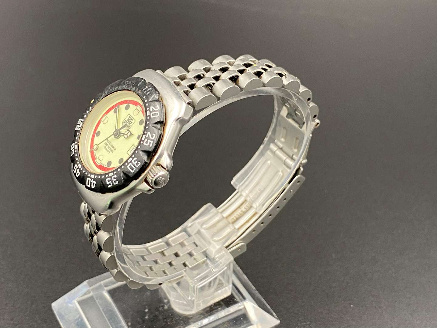 <p>TAG-HEUER, Formula 1 WA1411 stainless steel quartz wristwatch</p>
