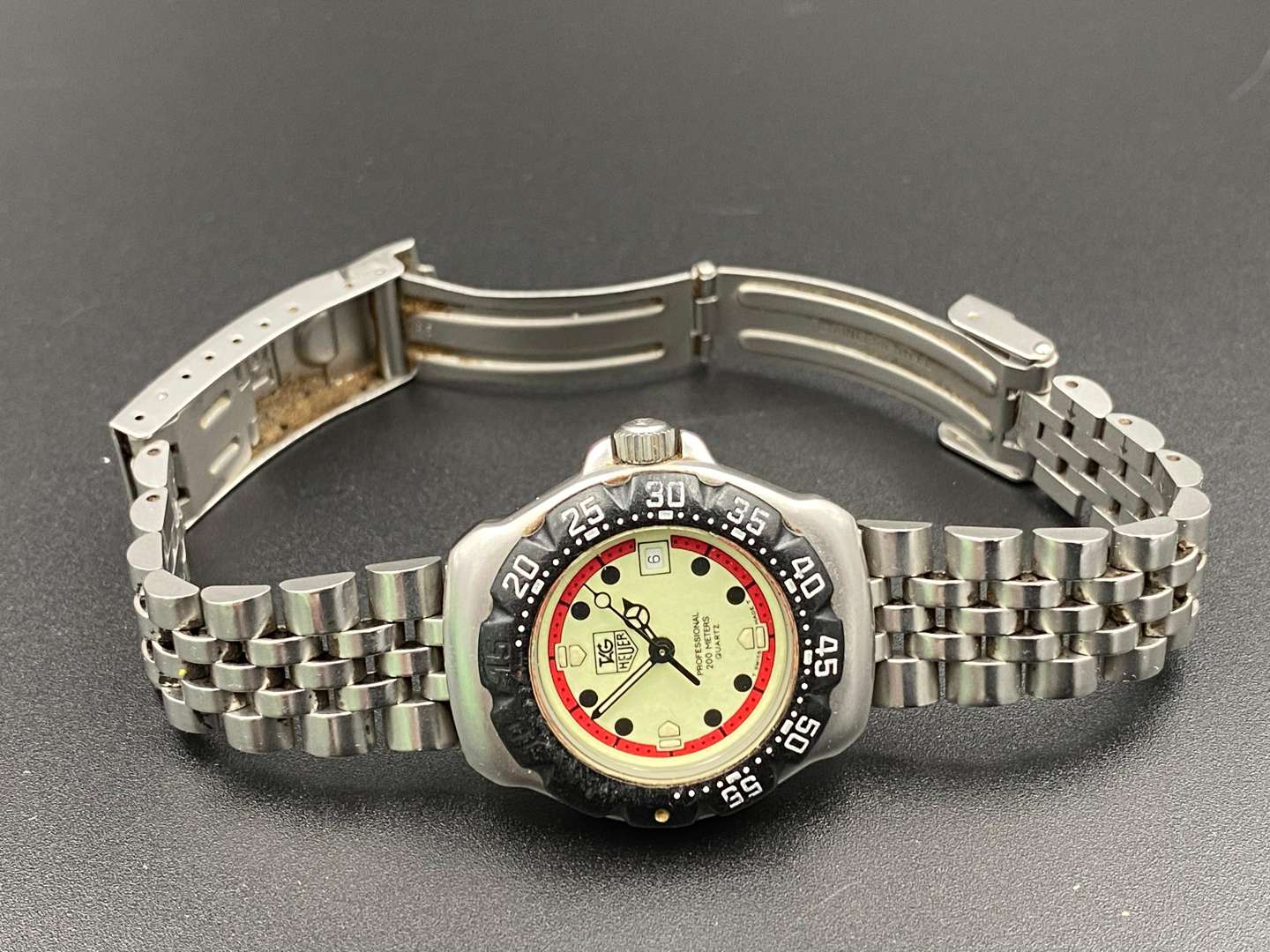 <p>TAG-HEUER, Formula 1 WA1411 stainless steel quartz wristwatch</p>