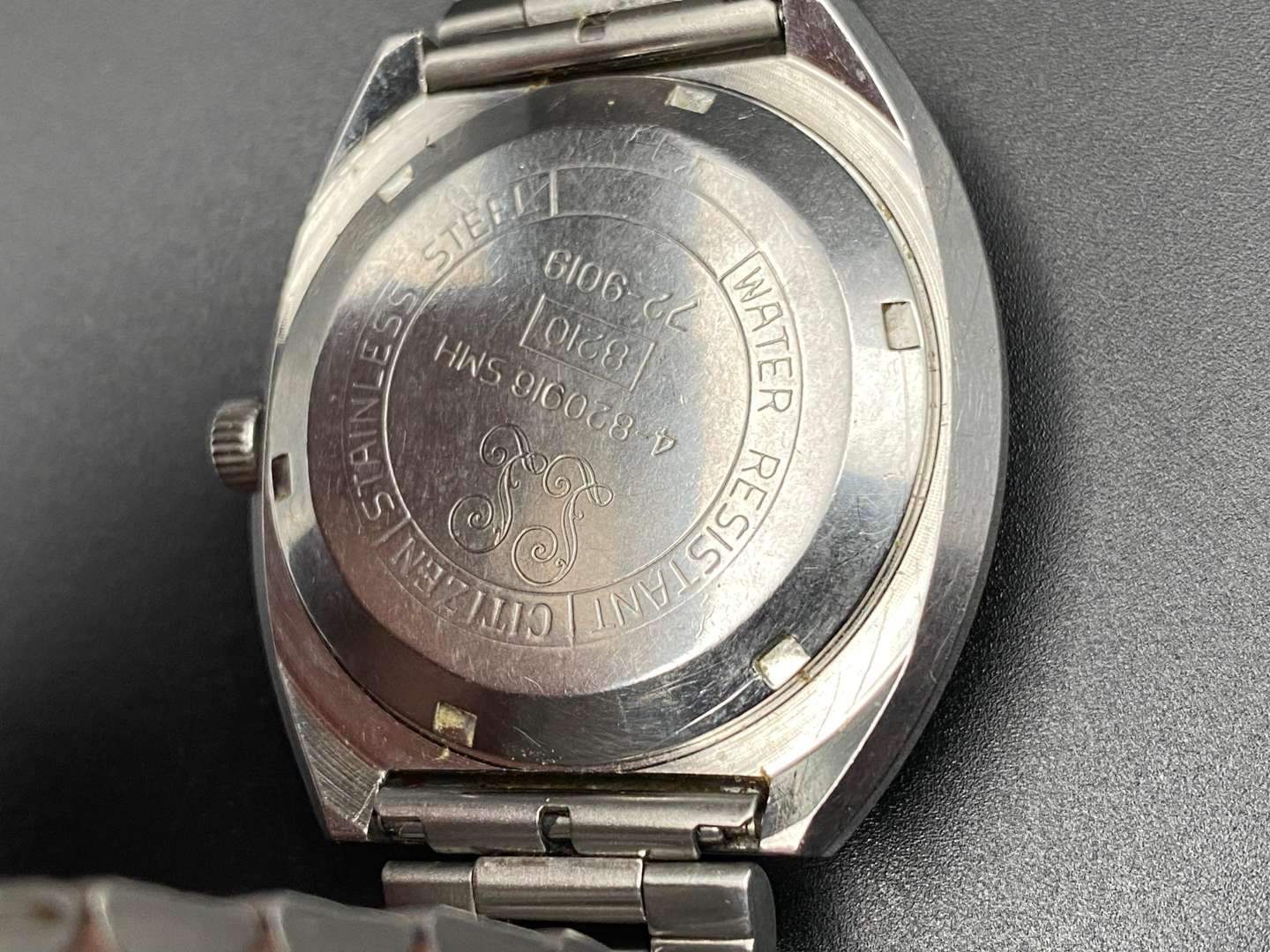<p>CITIZEN, stainless steel automatic calendar wristwatch 8210A</p>