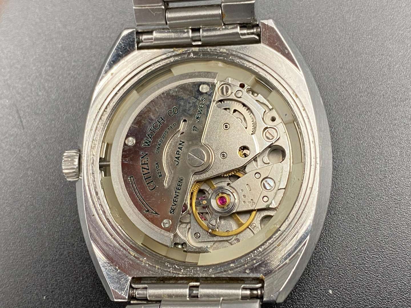 <p>CITIZEN, stainless steel automatic calendar wristwatch 8210A</p>