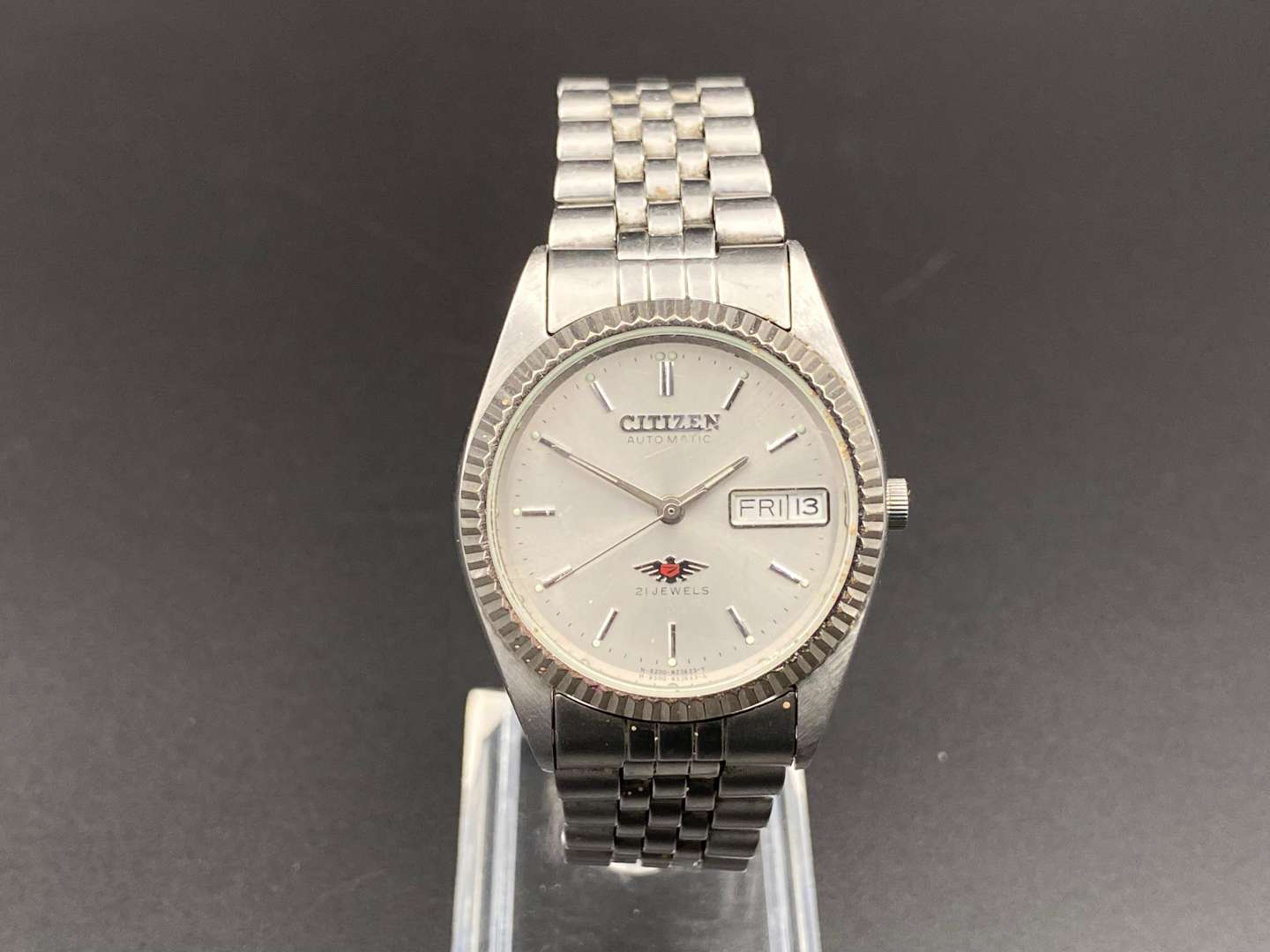 <p>CITIZEN, a stainless steel automatic centre seconds calendar wristwatch 8200</p>