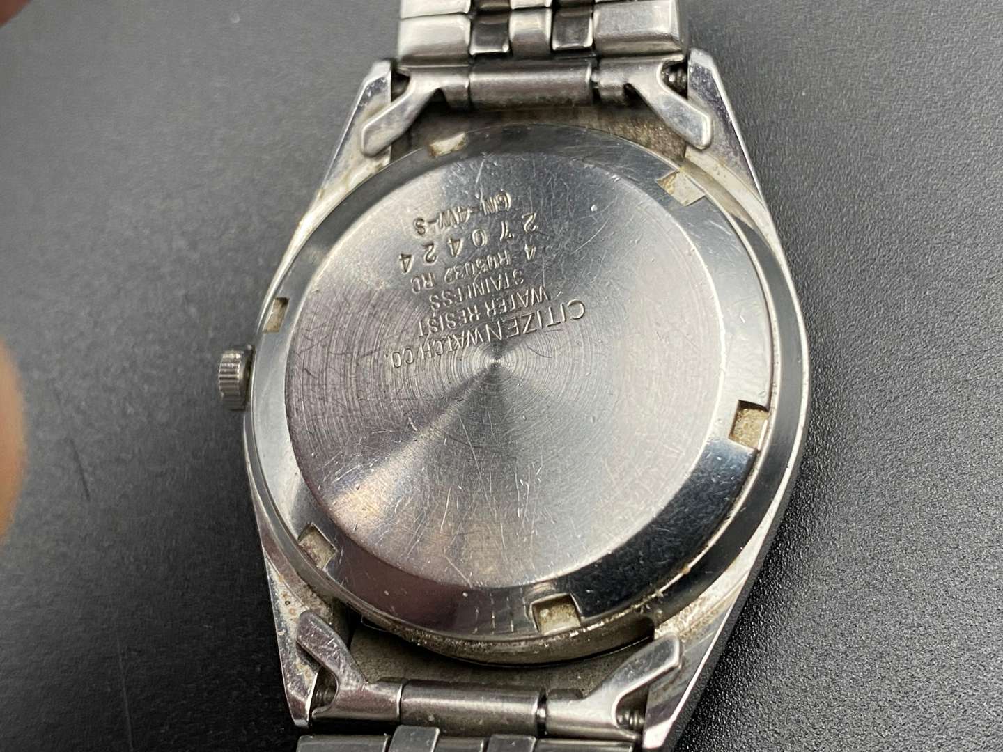 <p>CITIZEN, a stainless steel automatic centre seconds calendar wristwatch 8200</p>