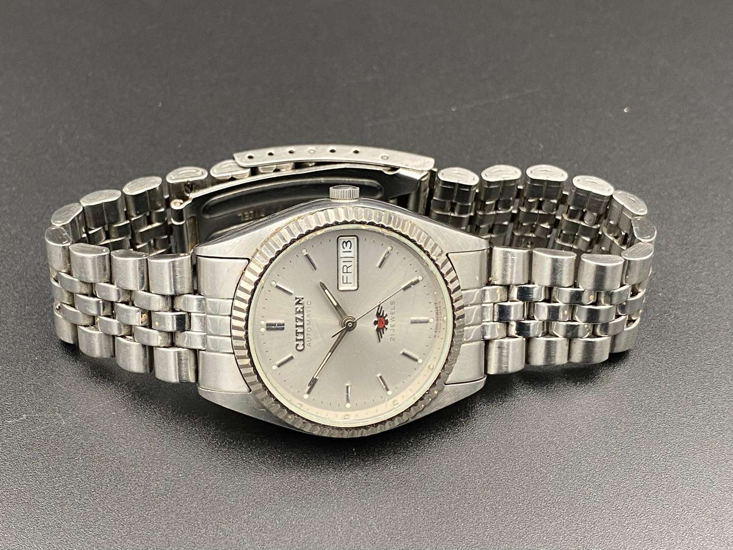 <p>CITIZEN, a stainless steel automatic centre seconds calendar wristwatch 8200</p>