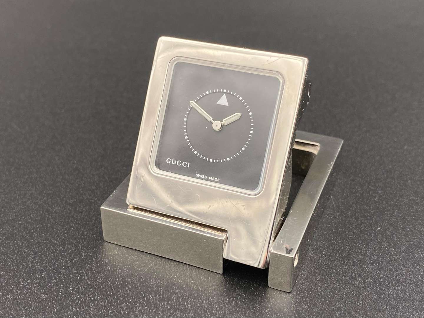<p>GUCCI, a chromed quartz alarm clock, Ref 0830, No2439</p>