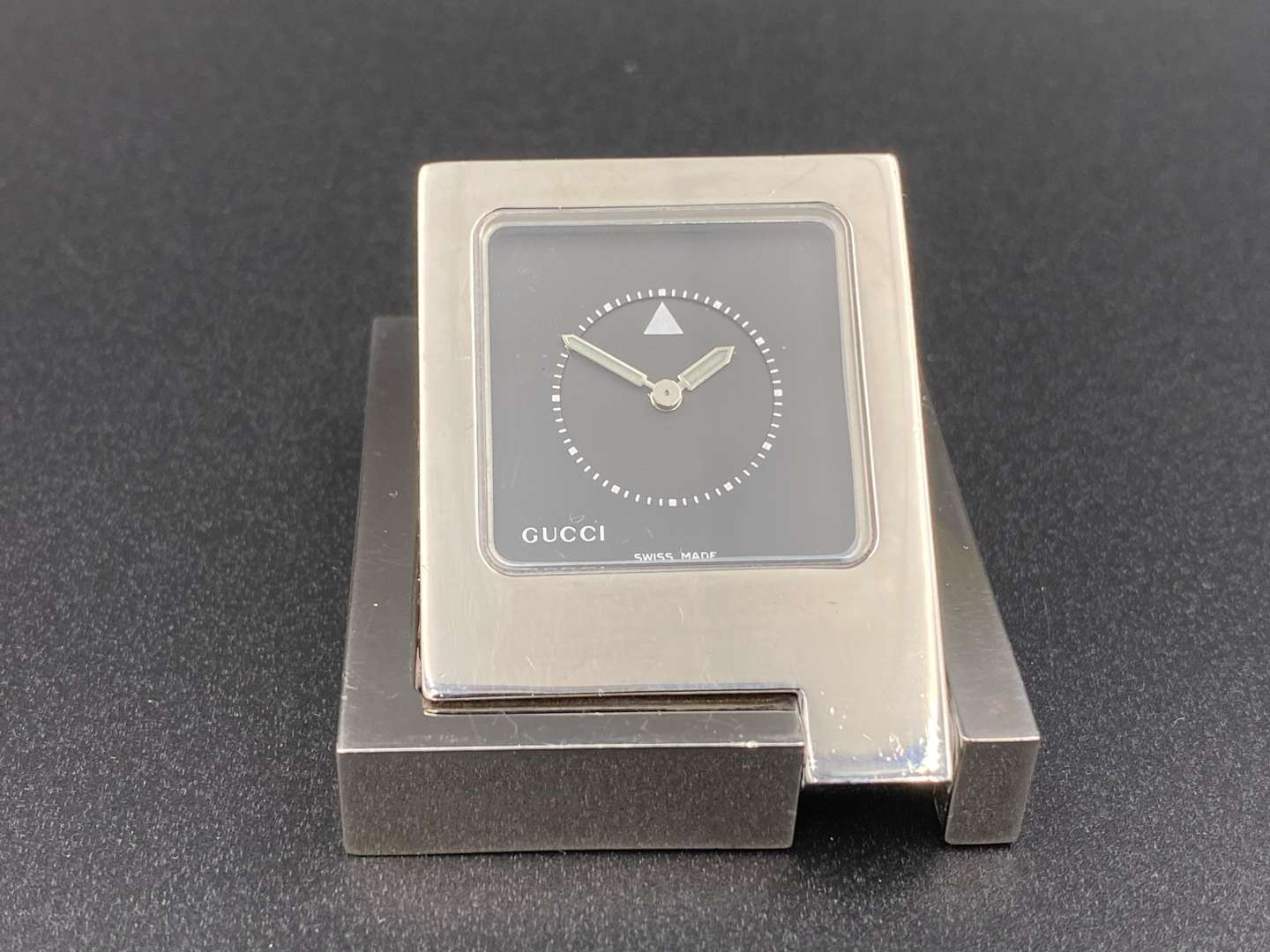 <p>GUCCI, a chromed quartz alarm clock, Ref 0830, No2439</p>