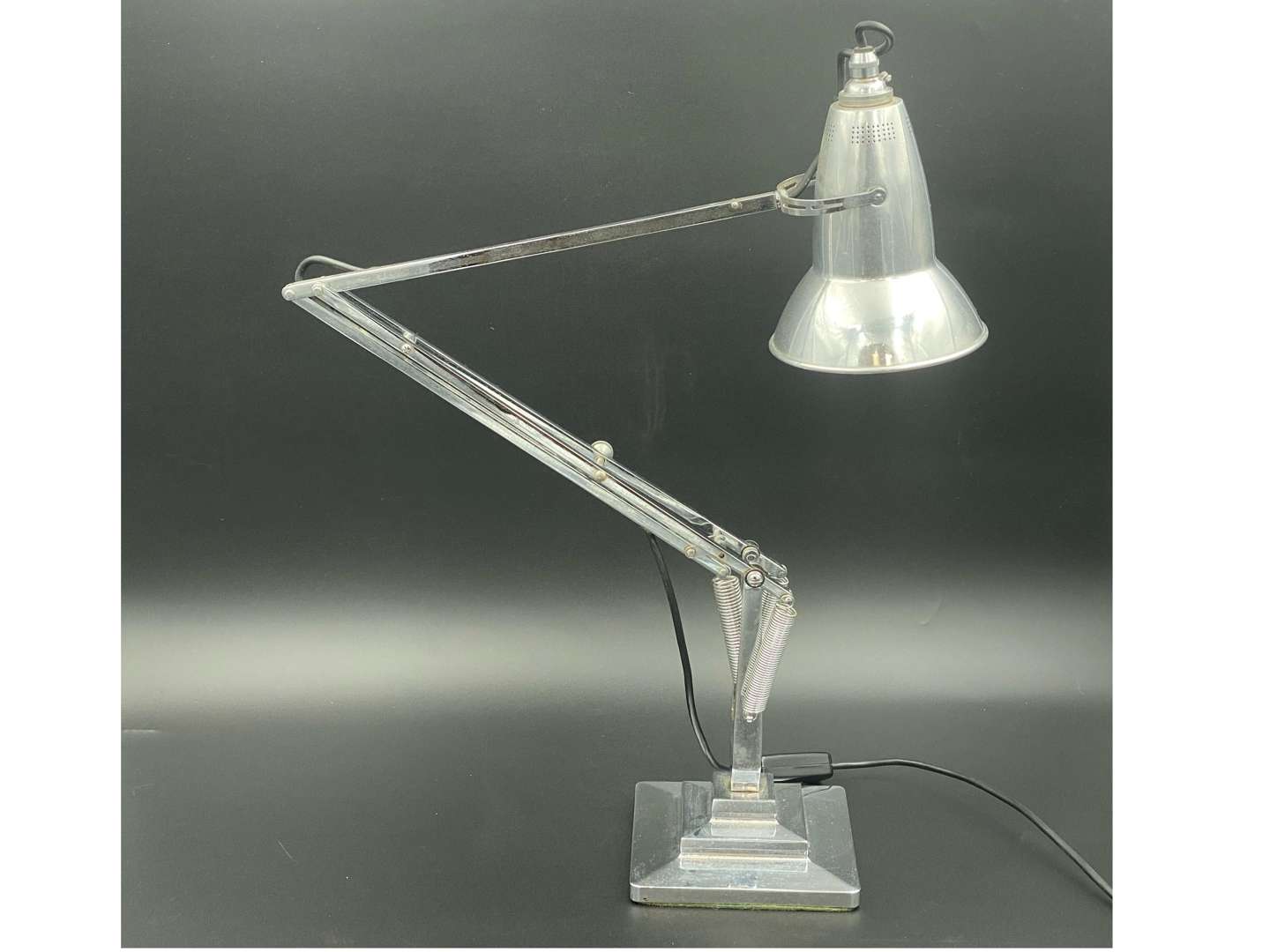 <p>HERBERT TERRY & SONS LTD, anglepoise desk lamp, 1227</p>