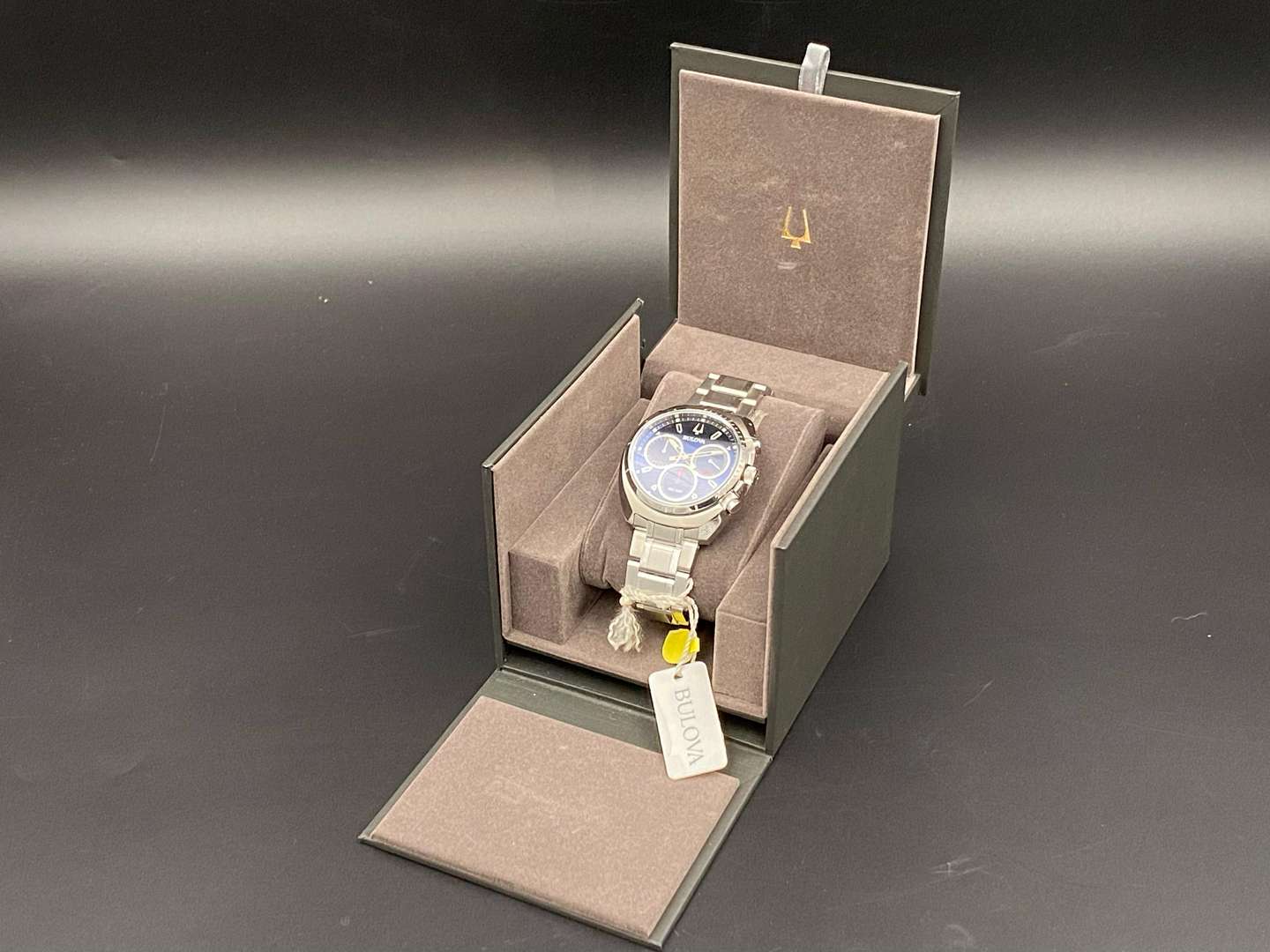 <p>BULOVA, CURV, a stainless steel, 262 kHz, electronic chronograph wristwatch, 96A185, 19923588, C877925</p>