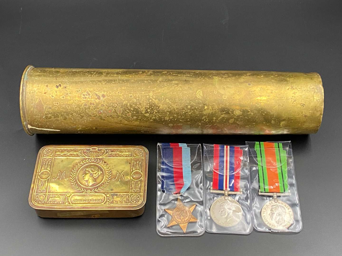 <p>MIXED LOT OF 20th CENTURY MILITARY ITEMS COMPRISING,&nbsp;</p>
