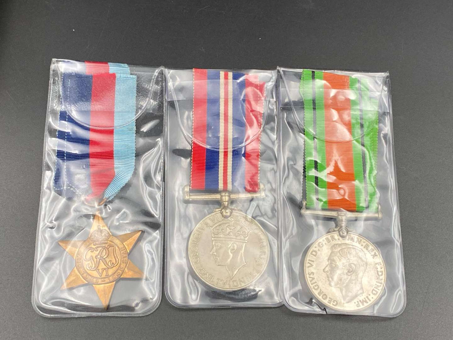 <p>MIXED LOT OF 20th CENTURY MILITARY ITEMS COMPRISING,&nbsp;</p>