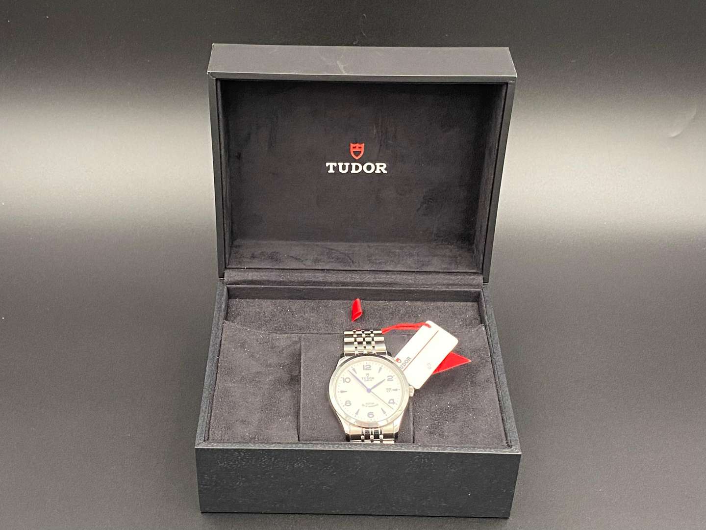 <p>TUDOR, GENEVE, stainless steel, center seconds, calendar wristwatch, Model 91650, 9TN1750</p>