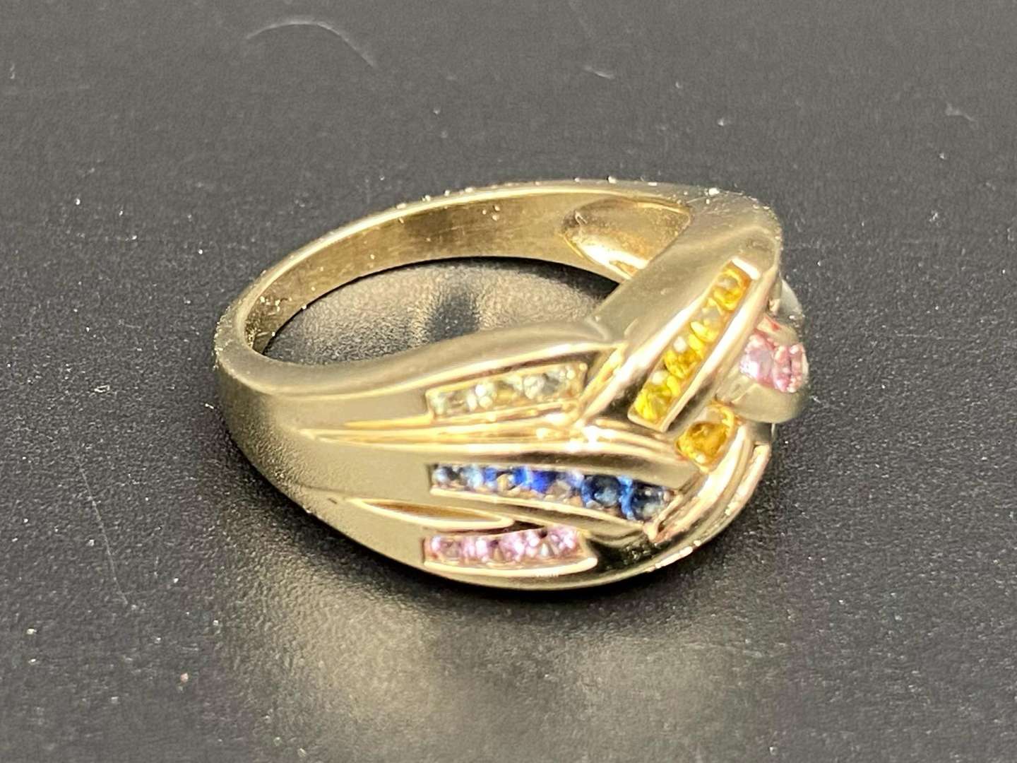 <p>A multi Sapphire 9ct gold ring</p>