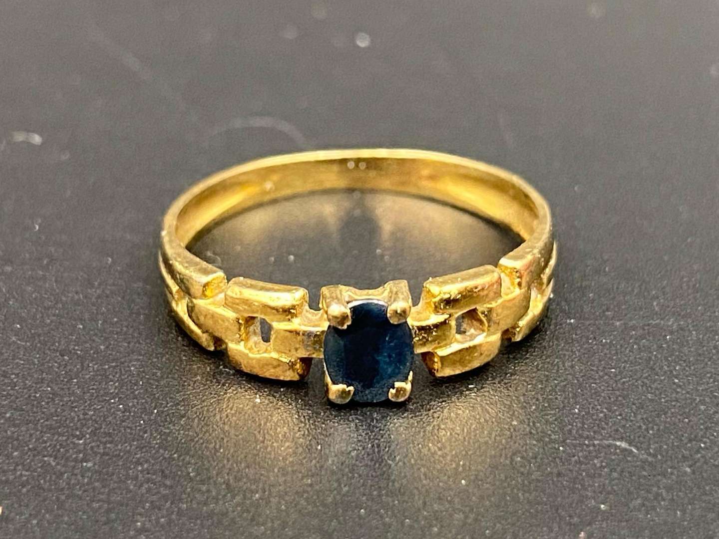 <p>set, continental gold ring 150TBC</p>