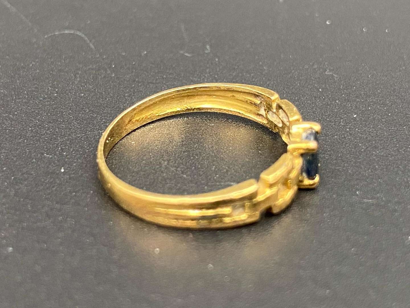 <p>set, continental gold ring 150TBC</p>