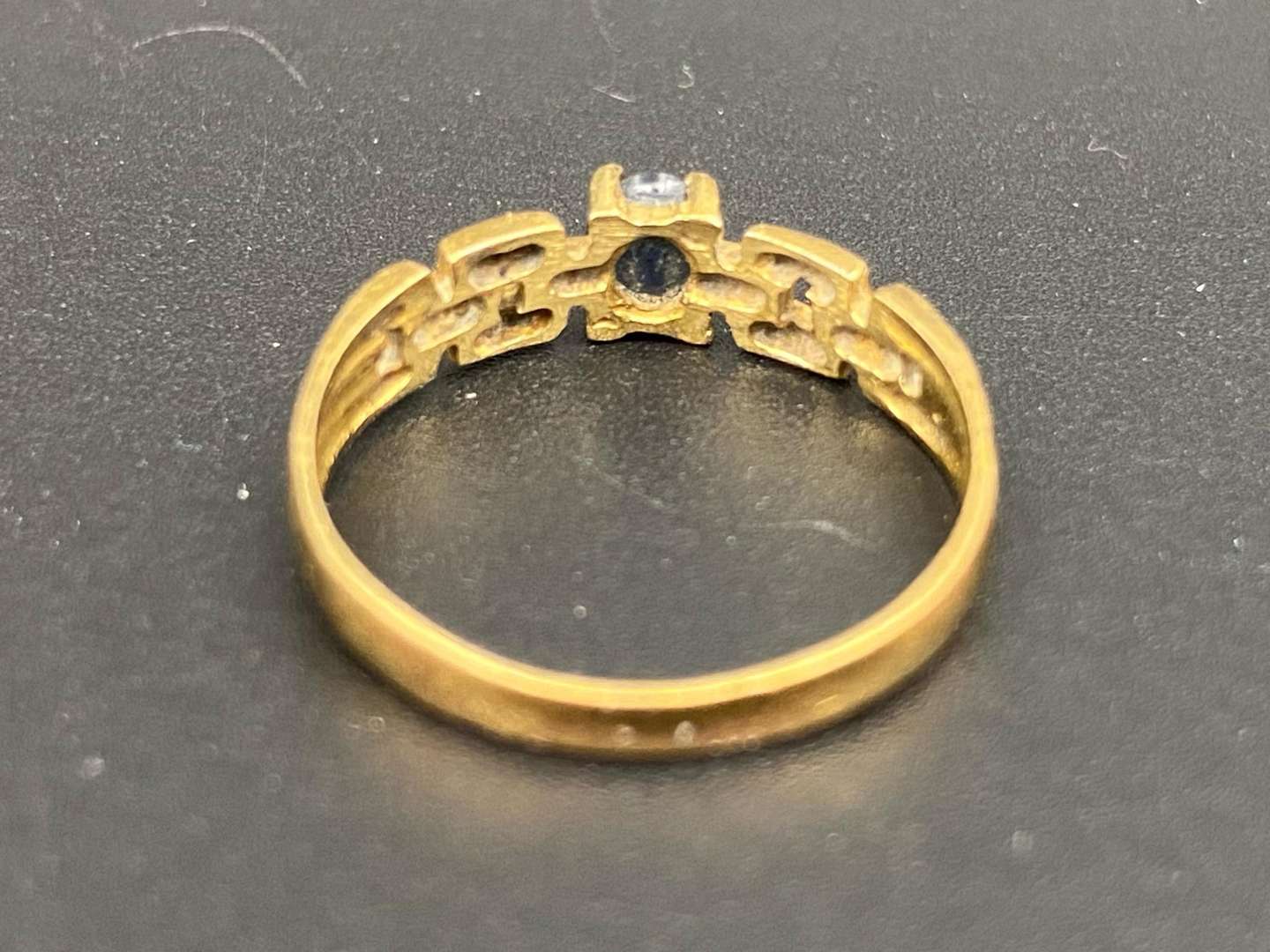 <p>set, continental gold ring 150TBC</p>