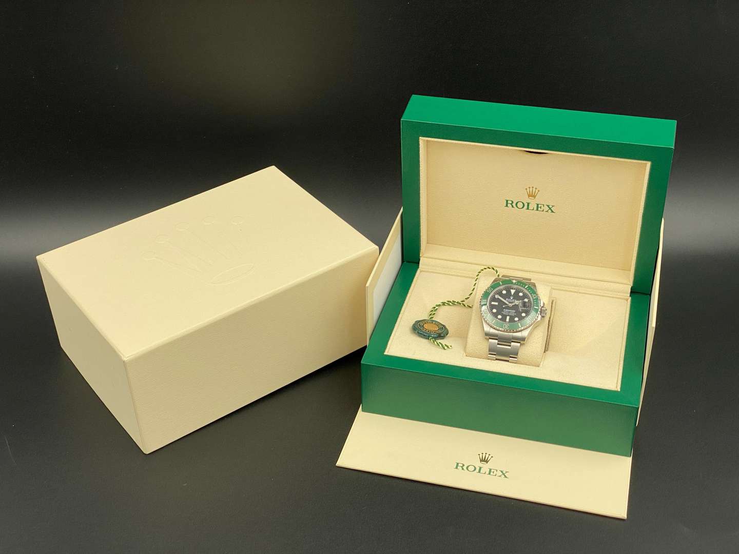 <p>ROLEX, Submariner, a stainless steel, center seconds, calendar wristwatch. Ref 126610LV, 8914K4F8</p>