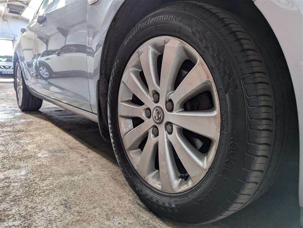 <p>2014 VAUXHALL ASTRA TECH LINE CDTI ECOF</p>