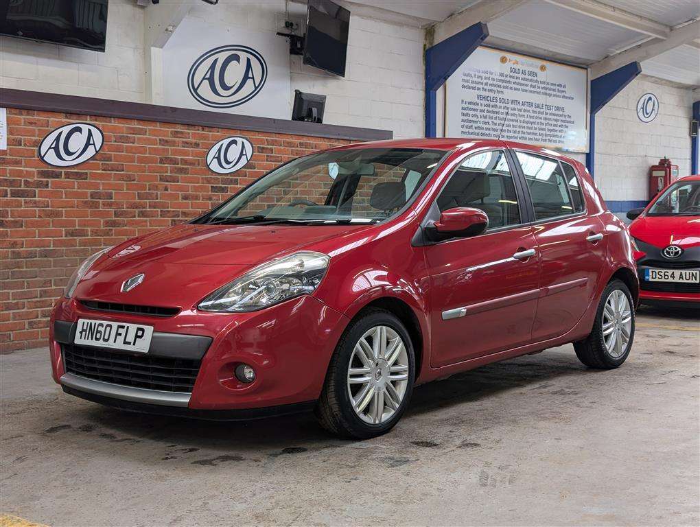 <p>2010 RENAULT CLIO INITIALE T-TOM VVT AUTO</p>