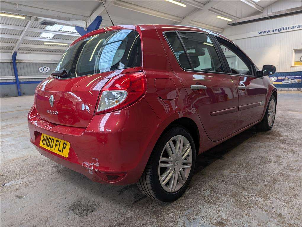 <p>2010 RENAULT CLIO INITIALE T-TOM VVT AUTO</p>