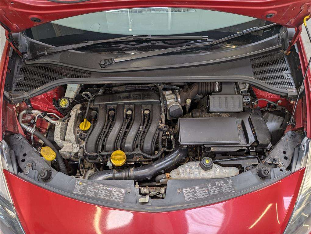 <p>2010 RENAULT CLIO INITIALE T-TOM VVT AUTO</p>