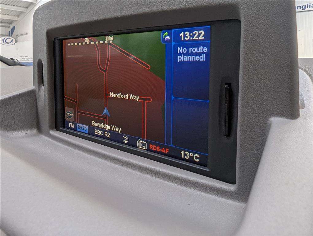 <p>2010 RENAULT CLIO INITIALE T-TOM VVT AUTO</p>