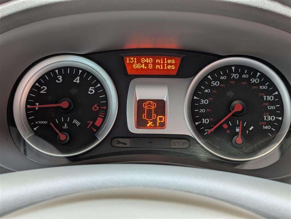 <p>2010 RENAULT CLIO INITIALE T-TOM VVT AUTO</p>