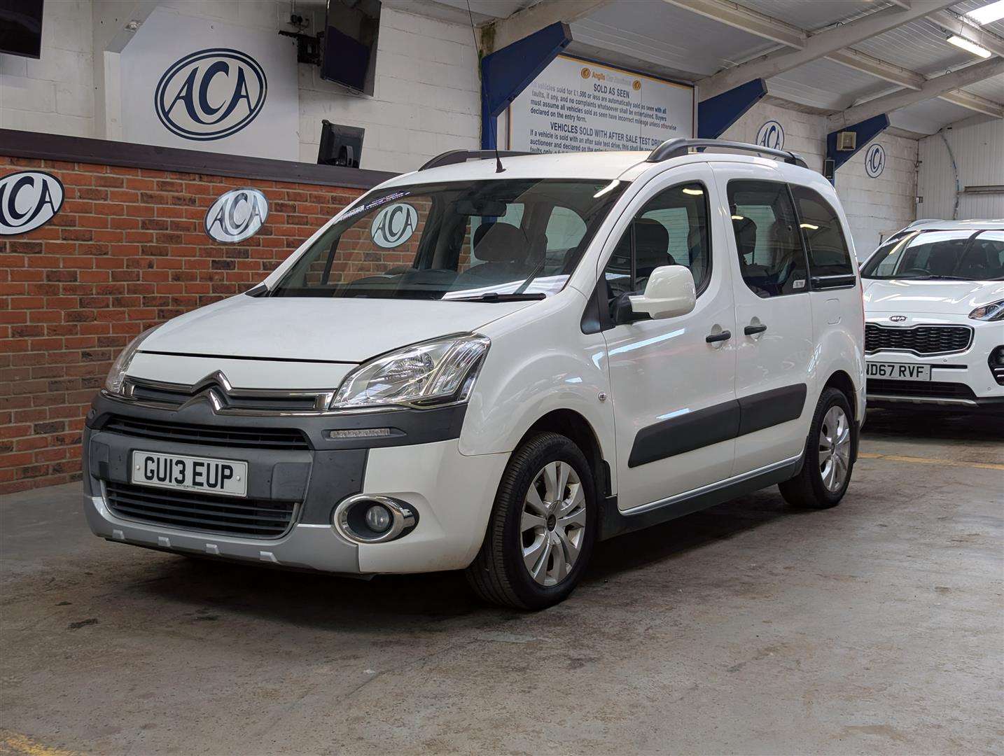 <p>2013 CITROEN BERLINGO MULTISPACE XTR H</p>