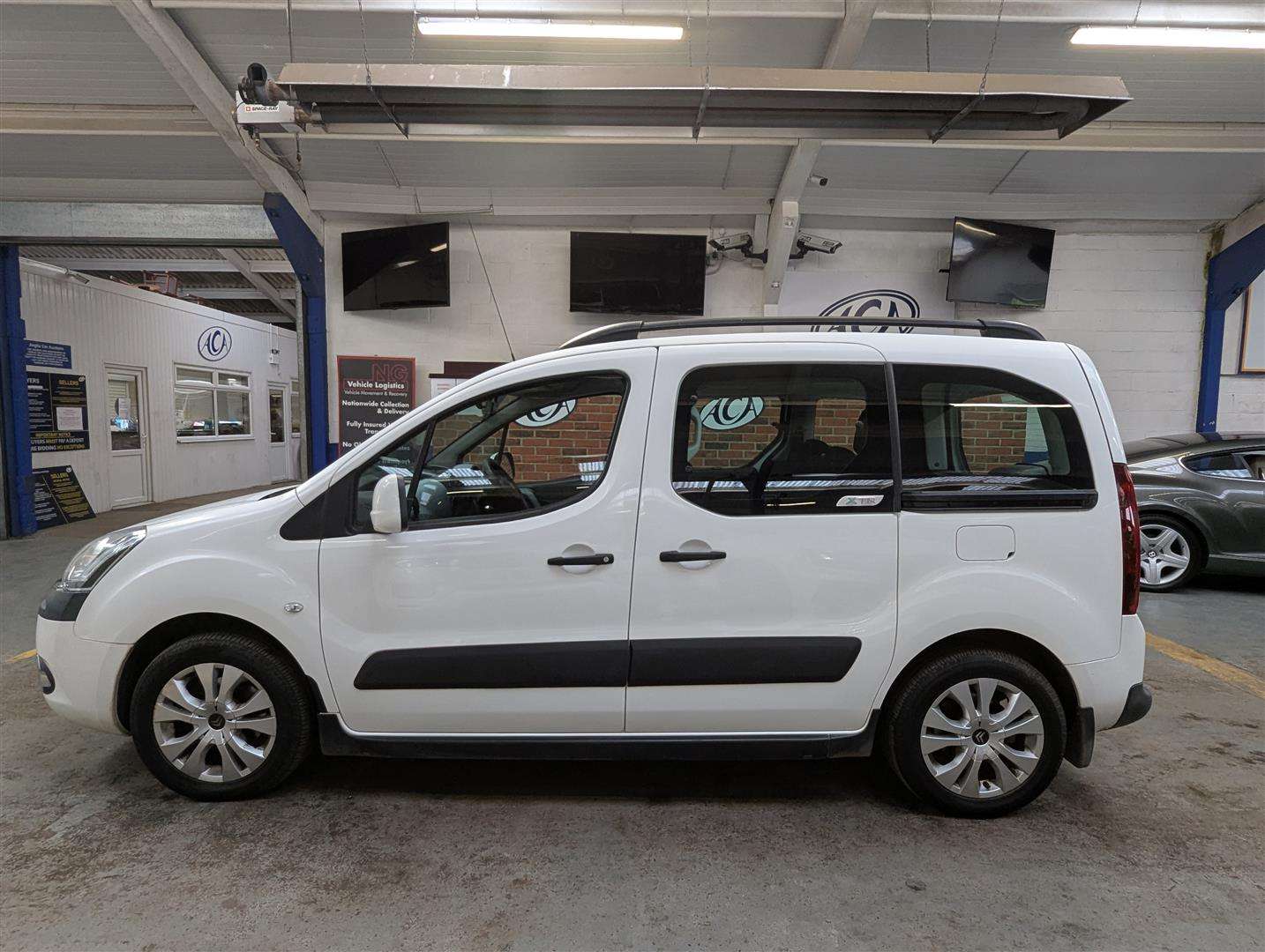 <p>2013 CITROEN BERLINGO MULTISPACE XTR H</p>