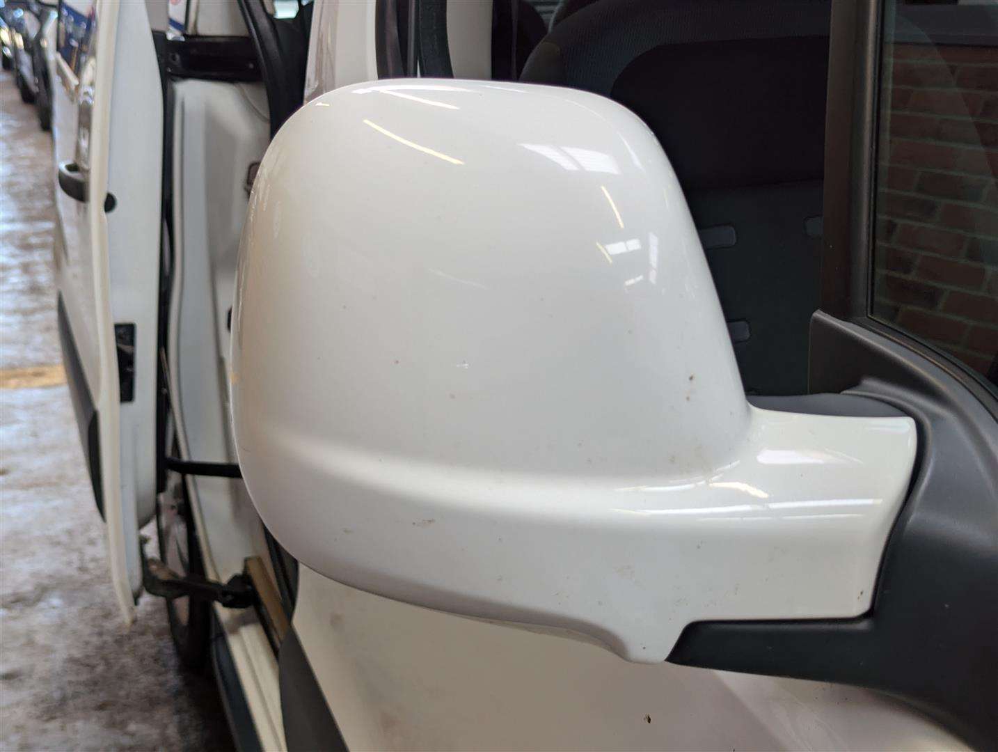 <p>2013 CITROEN BERLINGO MULTISPACE XTR H</p>