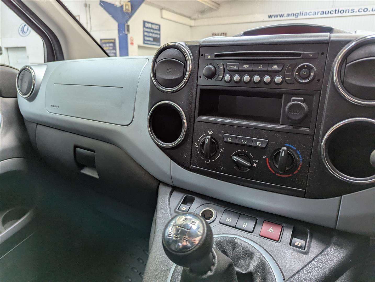 <p>2013 CITROEN BERLINGO MULTISPACE XTR H</p>