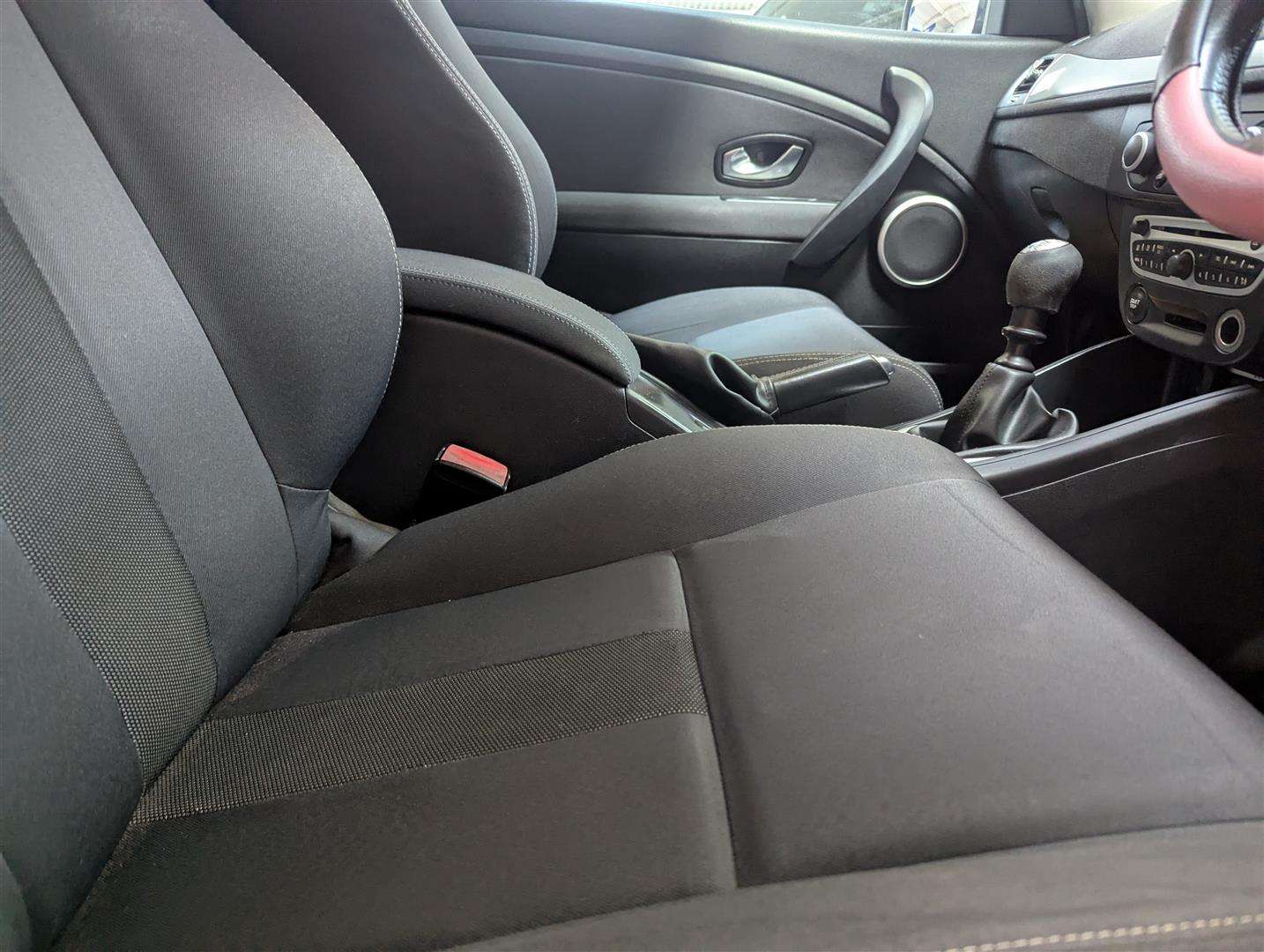 <p>2010 RENAULT MEGANE DYNAMIQUE TTOM DCI</p>