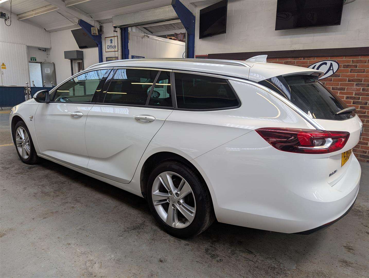<p>2018 VAUXHALL INSIGNIA SRI NAV ECOTEC D</p>