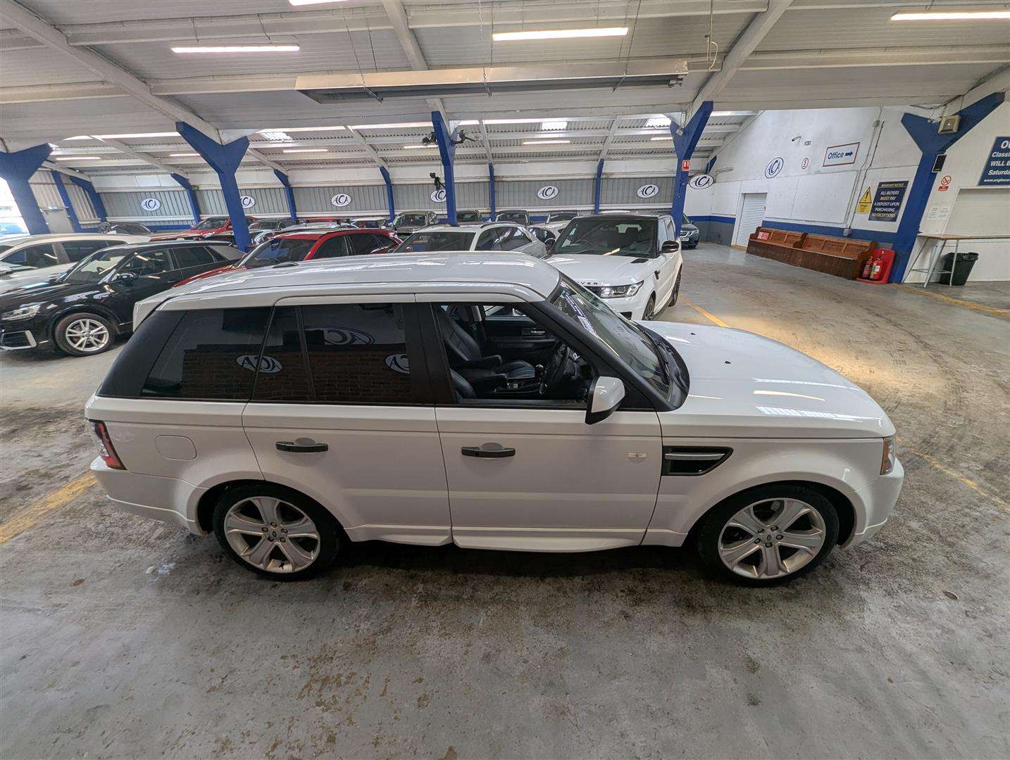 <p>2011 LAND ROVER RANGE ROVER SP HSE TDV6 AUTO</p>