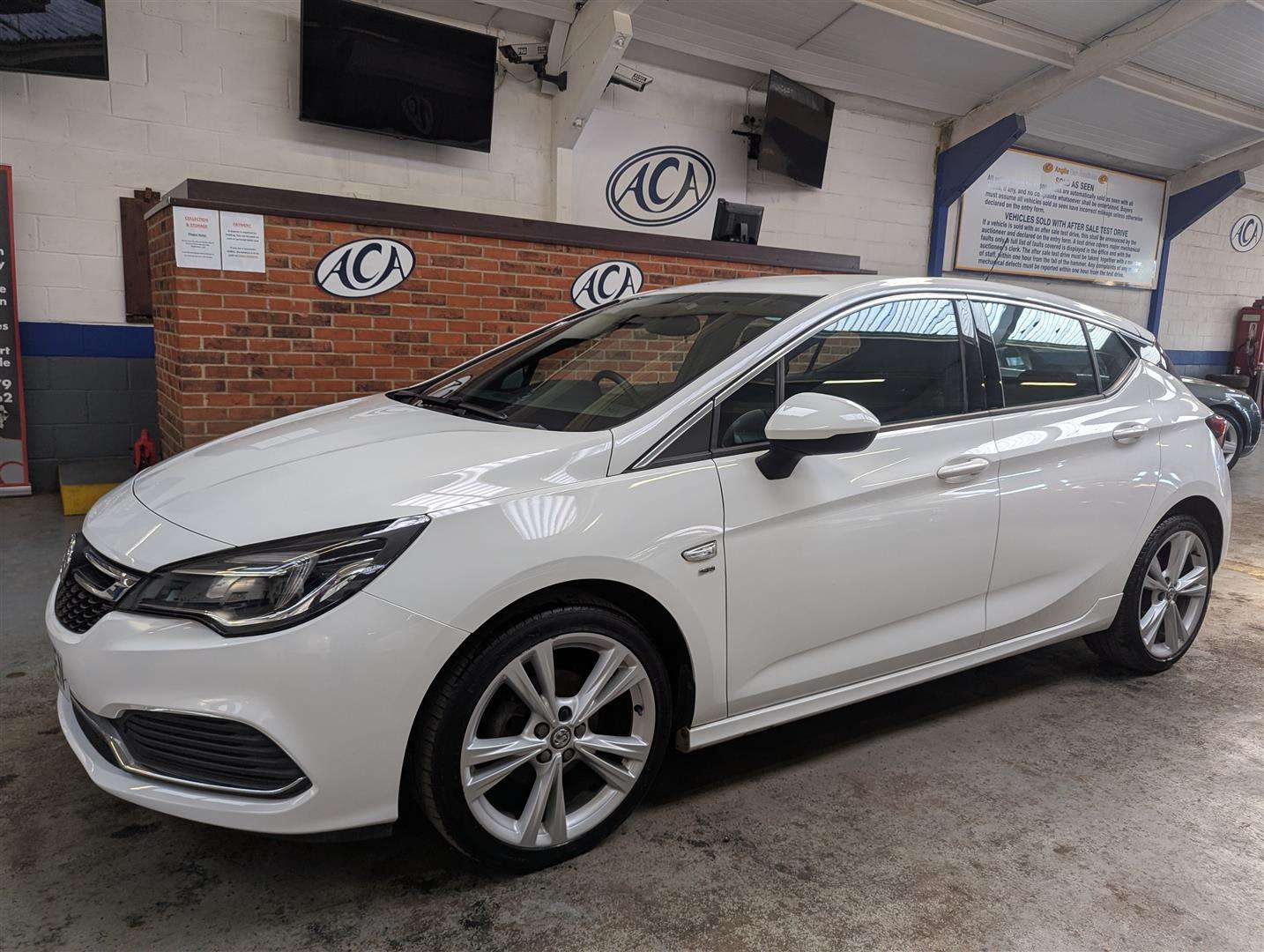 <p>2019 VAUXHALL ASTRA SRI VX-LINE NAV TUR</p>