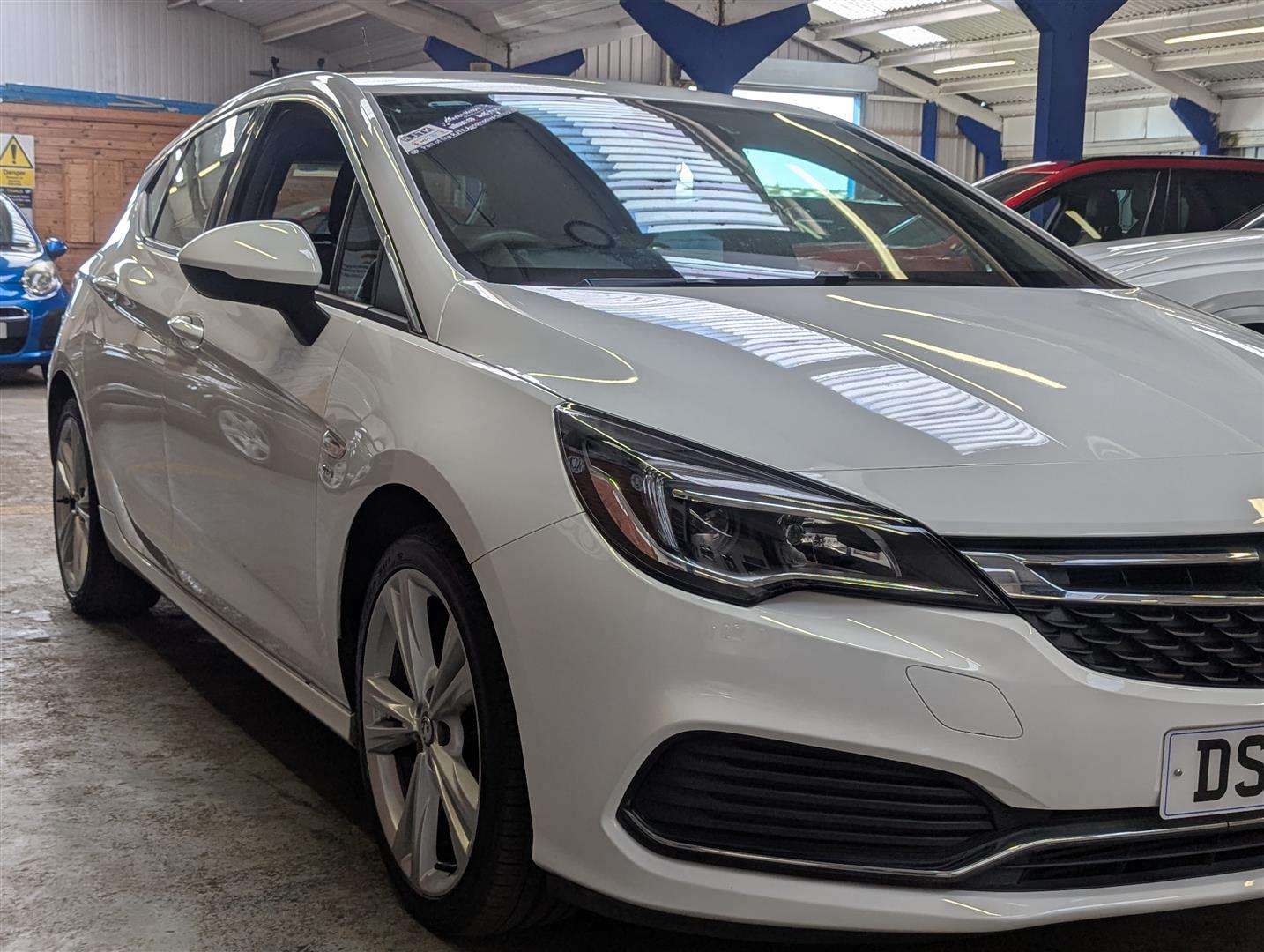 <p>2019 VAUXHALL ASTRA SRI VX-LINE NAV TUR</p>