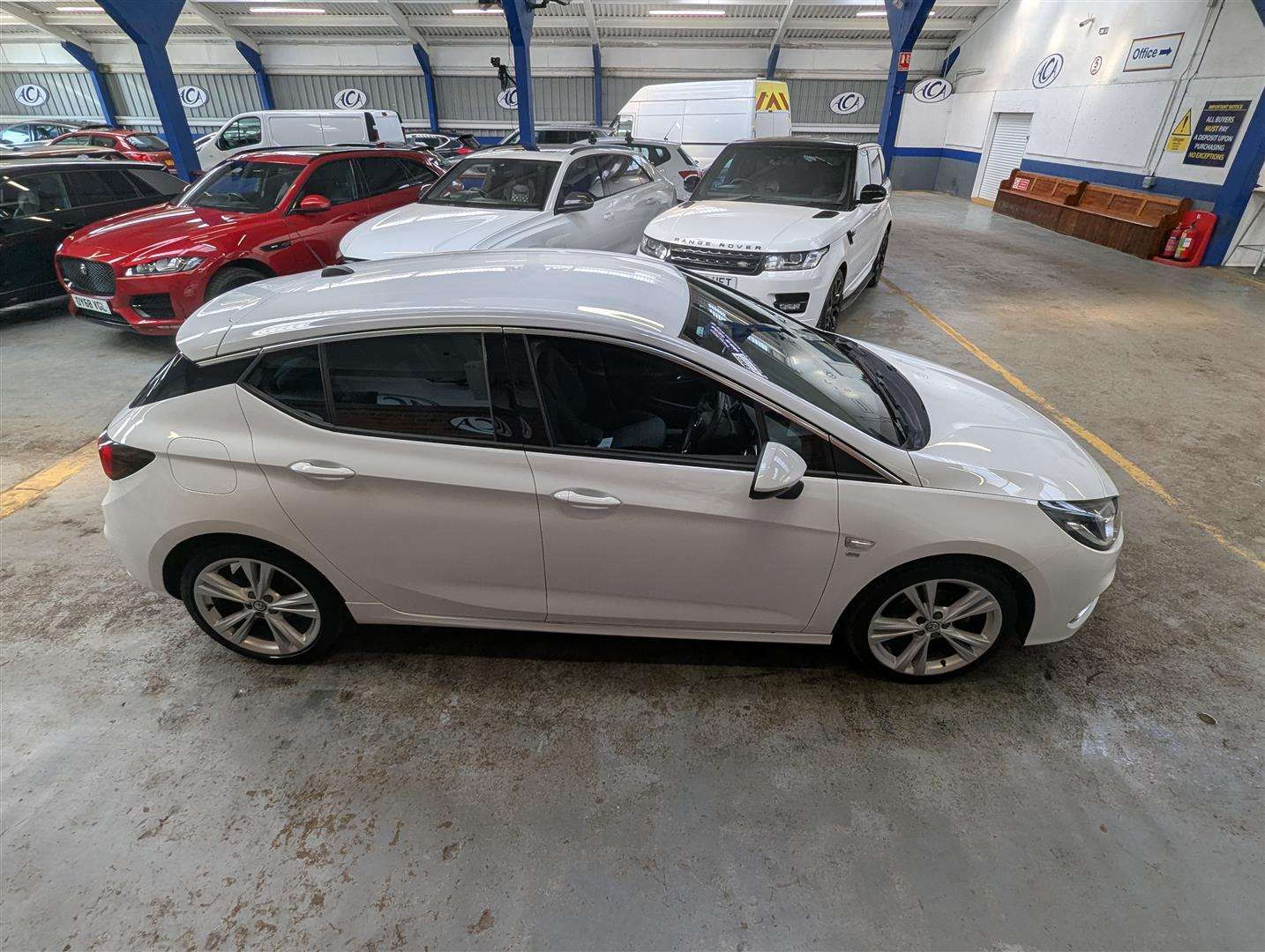<p>2019 VAUXHALL ASTRA SRI VX-LINE NAV TUR</p>