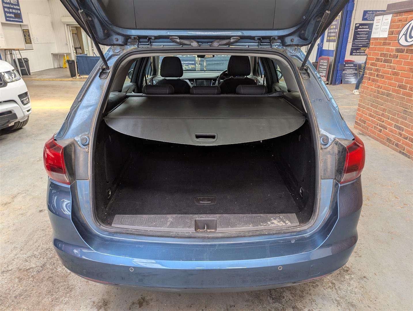 <p>2017 VAUXHALL ASTRA TECH LINE</p>