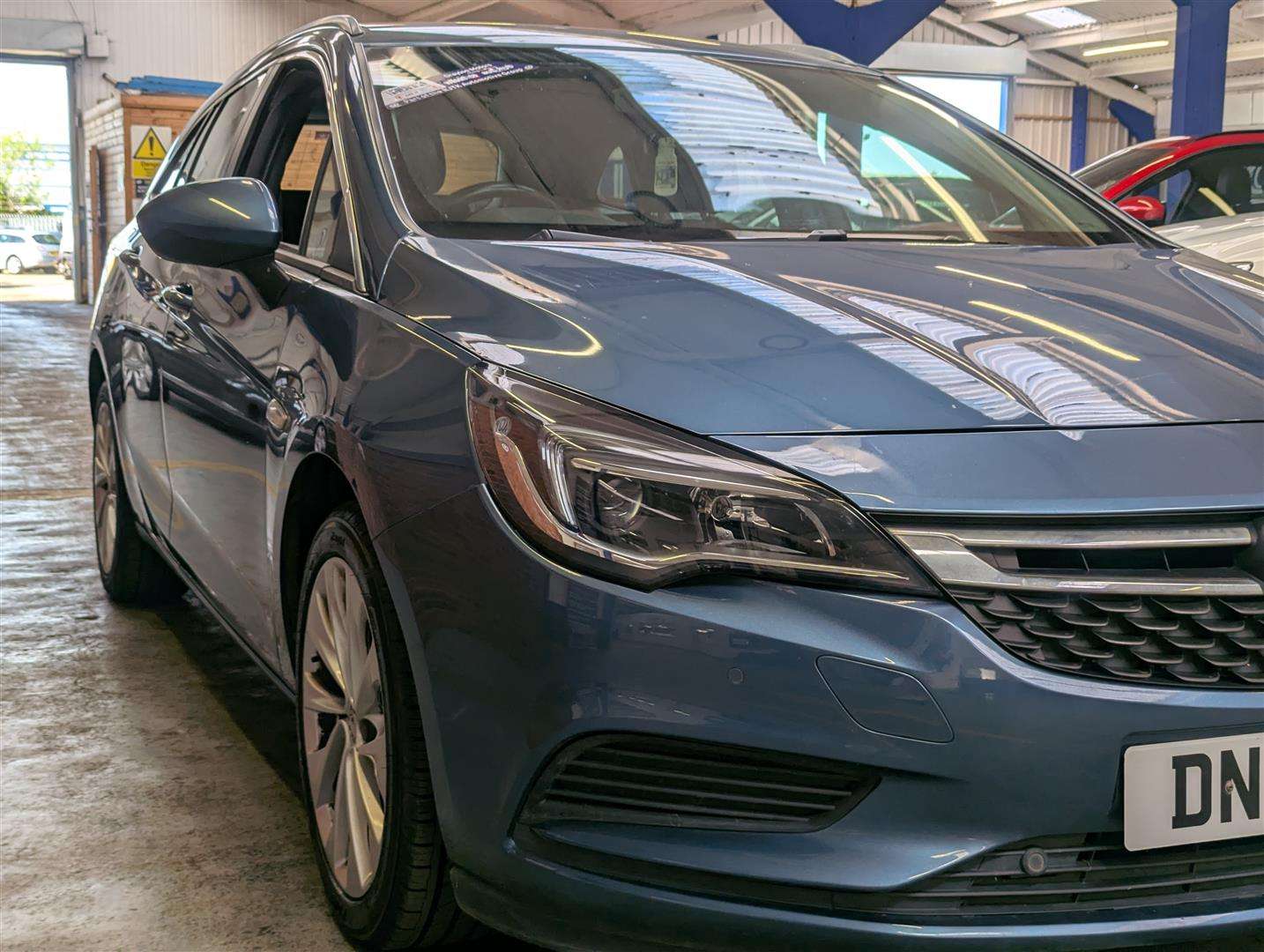 <p>2017 VAUXHALL ASTRA TECH LINE</p>