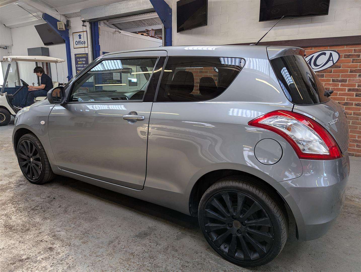 <p>2014 SUZUKI SWIFT SZ2</p>