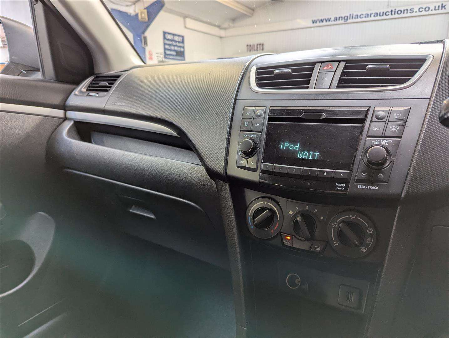 <p>2014 SUZUKI SWIFT SZ2</p>