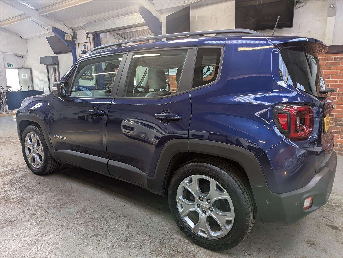 <p>2018 JEEP RENEGADE LIMITED</p>