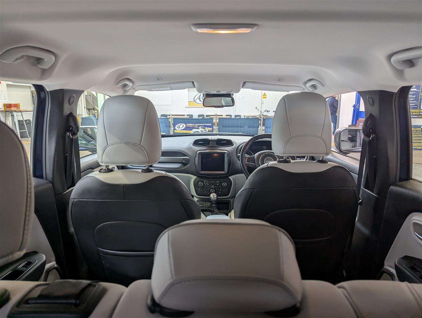<p>2018 JEEP RENEGADE LIMITED</p>