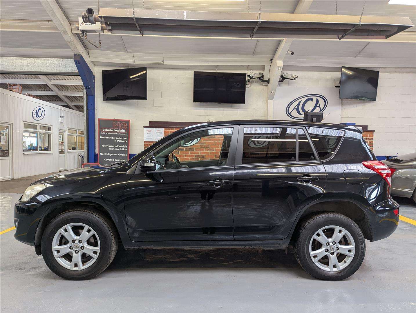 <p>2009 TOYOTA RAV4 XT-R D-4D</p>