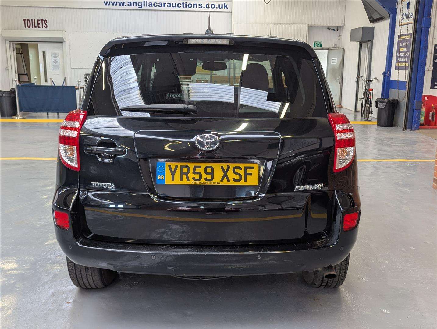 <p>2009 TOYOTA RAV4 XT-R D-4D</p>
