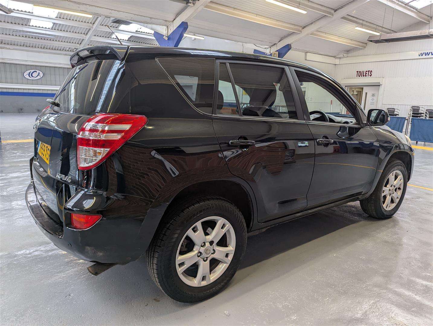 <p>2009 TOYOTA RAV4 XT-R D-4D</p>