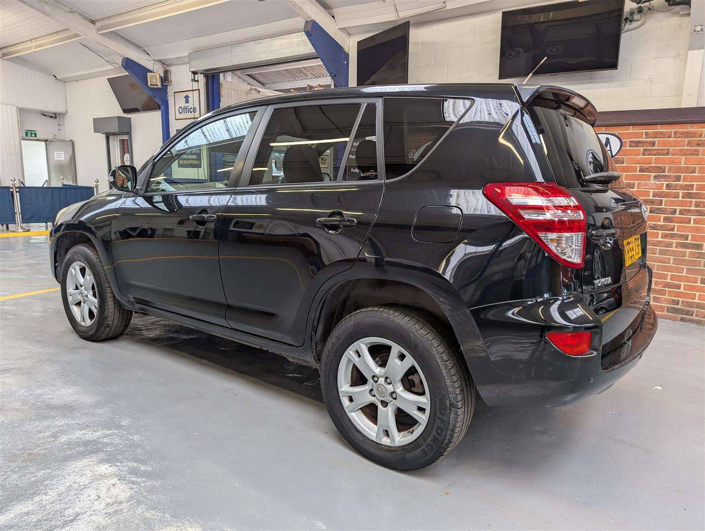 <p>2009 TOYOTA RAV4 XT-R D-4D</p>