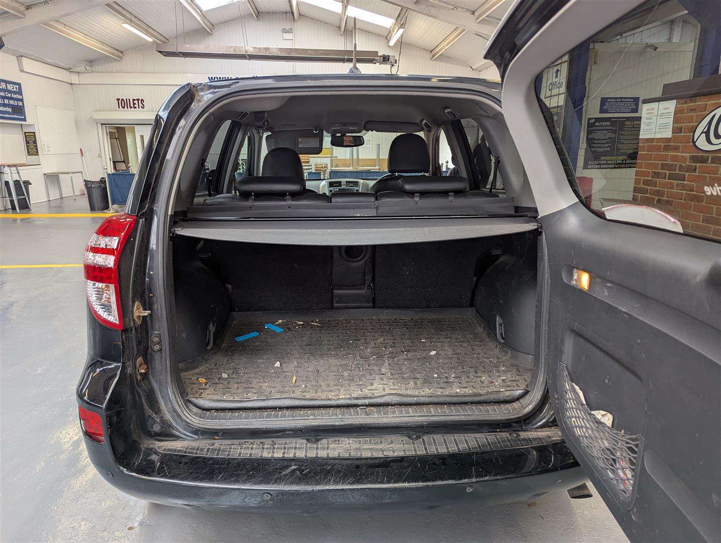 <p>2009 TOYOTA RAV4 XT-R D-4D</p>