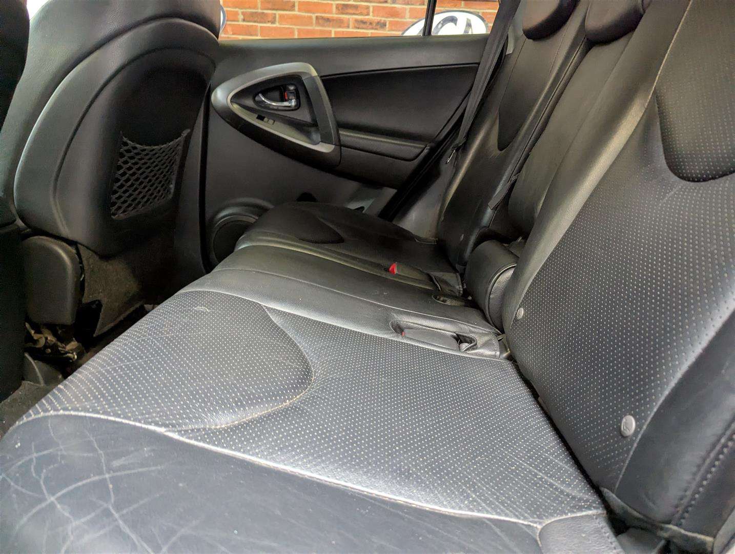 <p>2009 TOYOTA RAV4 XT-R D-4D</p>