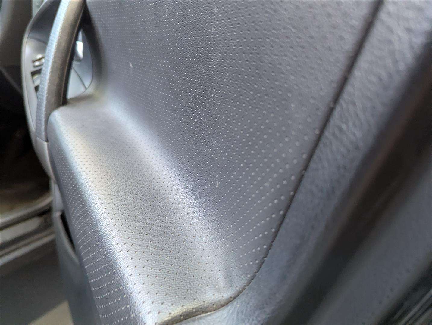 <p>2009 TOYOTA RAV4 XT-R D-4D</p>