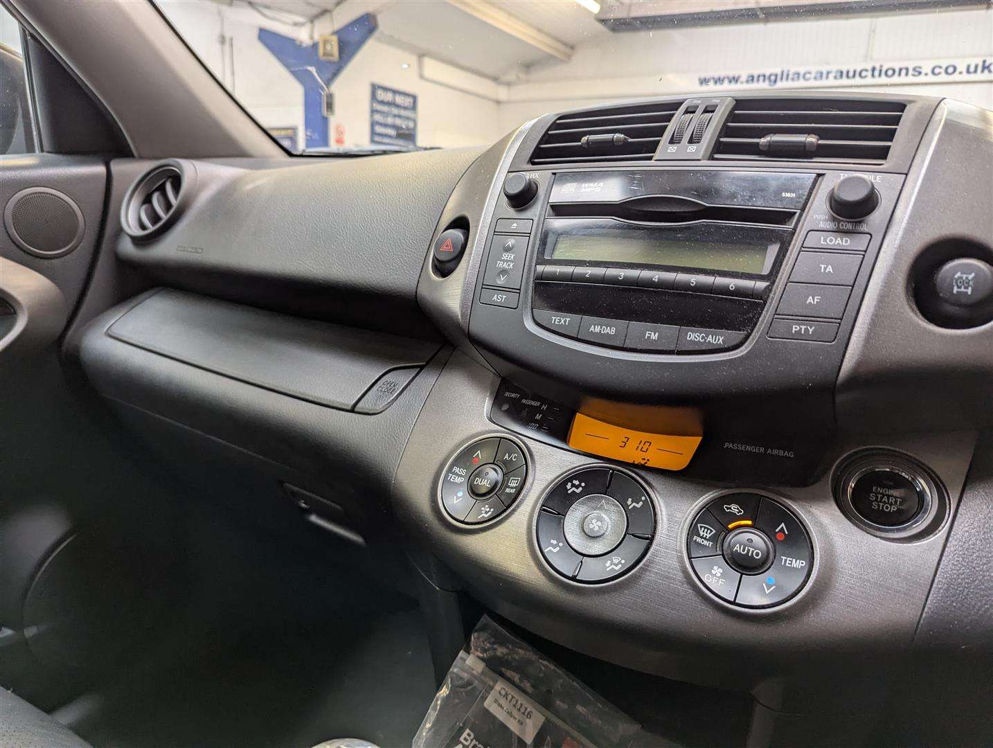<p>2009 TOYOTA RAV4 XT-R D-4D</p>