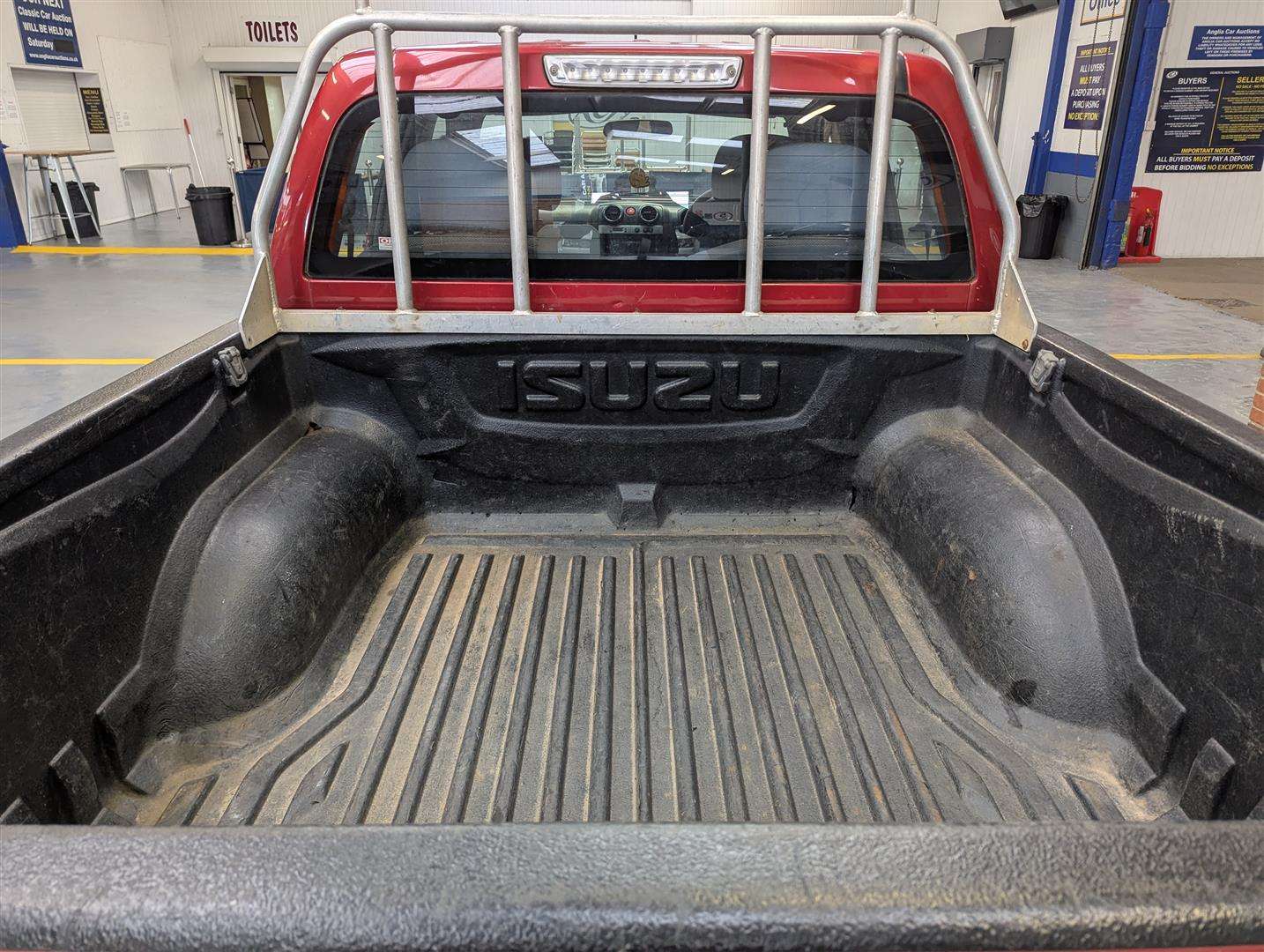 <p>2011 ISUZU TF RODEO DENVERMAX TD D/C</p>